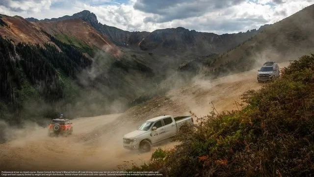The convoy: Bronco, Ranger and Expedition.